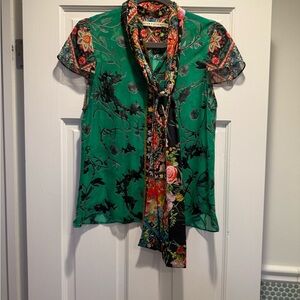 Alice + Olivia Green Graphic Tie Front Blouse